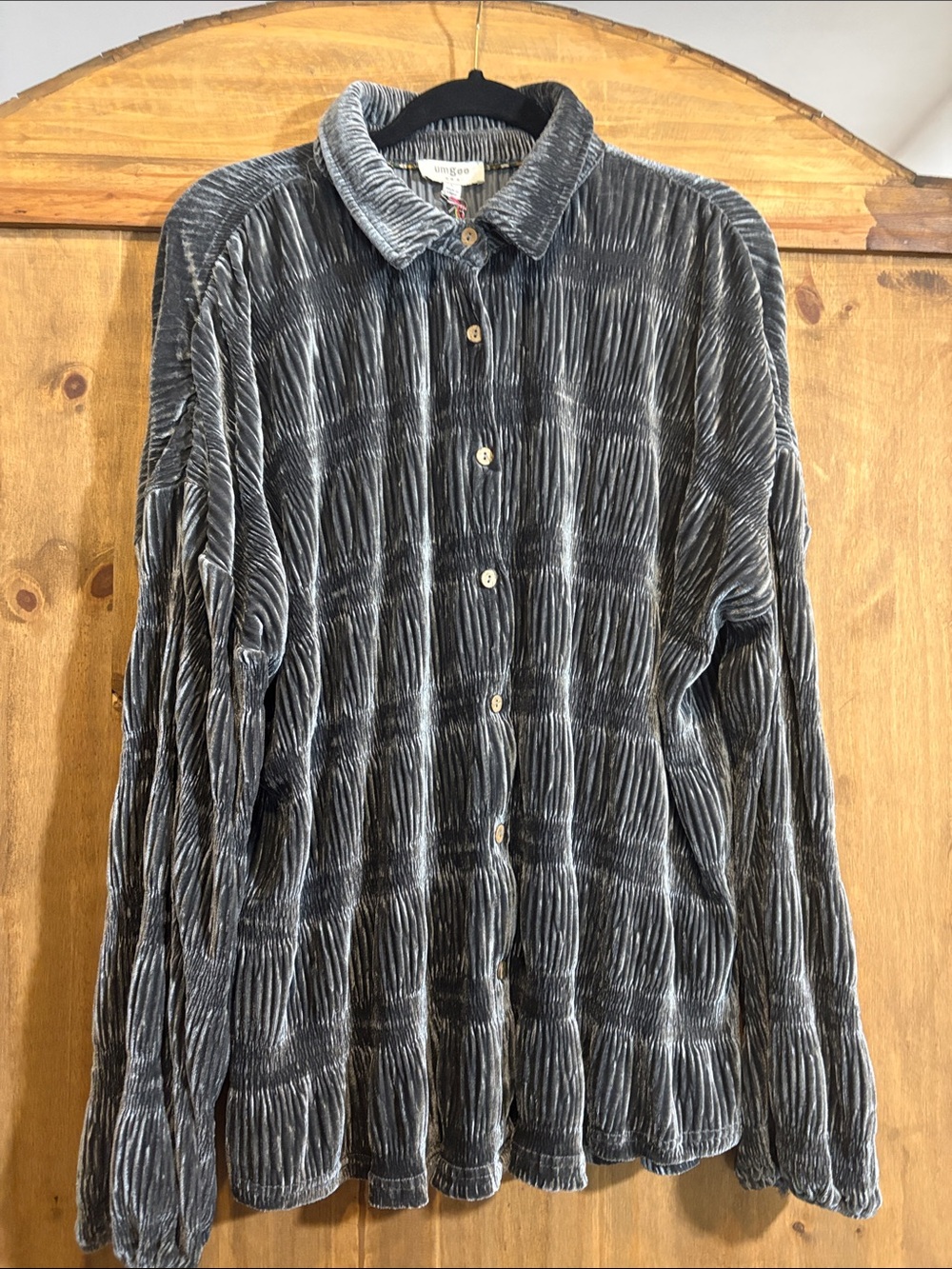 Umgee Charcoal Crushed Velvet Button-Down Shirt
